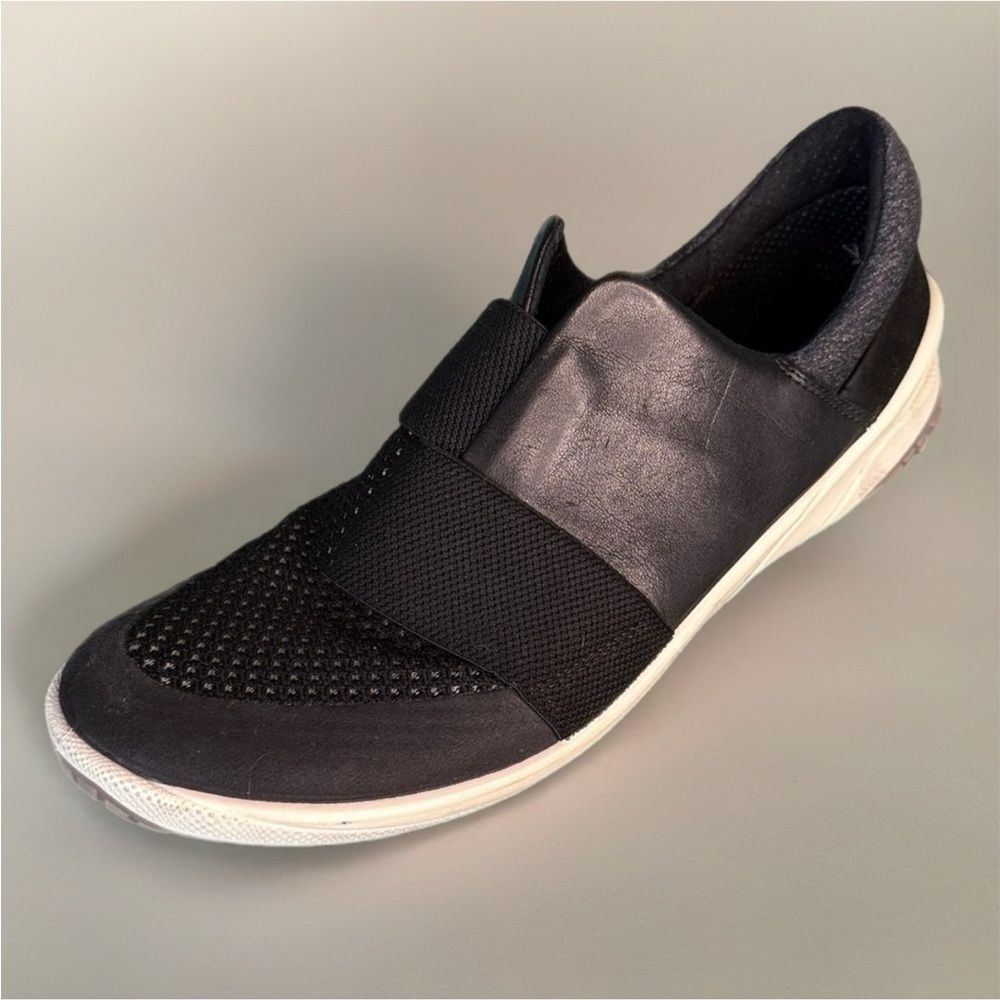 * Ecco Black Slip-On Sneakers